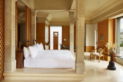 amanjiwo, indonesia - suite bedroom_high res_11239